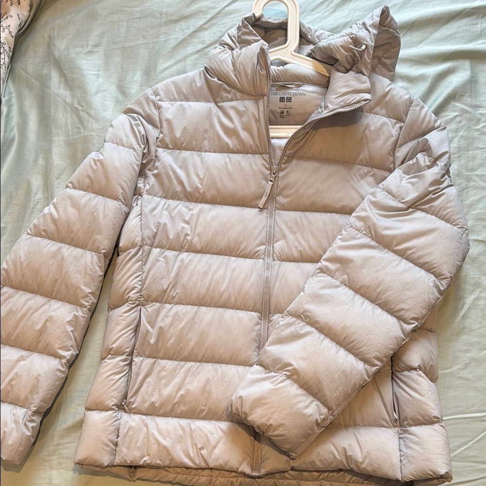 Women's Light Gray Puffer Jacket